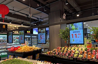 digital-screens-in-retail-stores (1)